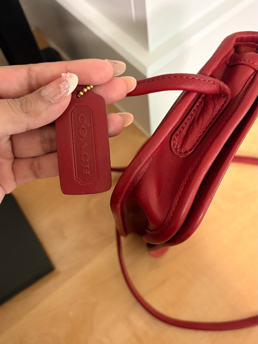 Coach Dinky Classic Red Leather Crossbody Bag with Gold Turn-Lock - Picture 3 of 10